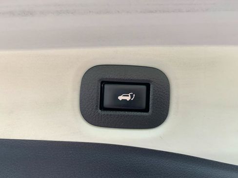 Used 2016 Nissan Rogue SV w/ SV Premium Package FWD image 27
