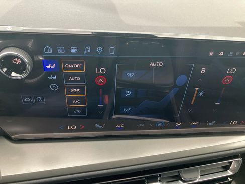 New 2026 Chevrolet Traverse LT w/ Sun and Wheel Package image 27