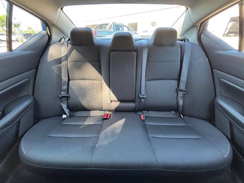 Used 2025 Nissan Altima 2.5 SV FWD image 38