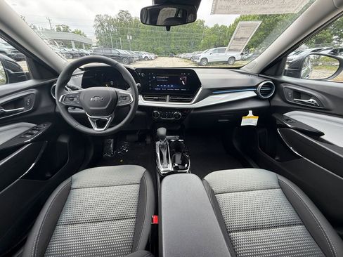New 2026 Chevrolet Trax LT w/ Driver Confidence Package FWD image 23