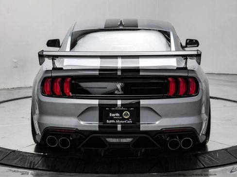 Used 2022 Ford Mustang Shelby GT500 w/ Carbon Fiber Track Pack RWD image 16