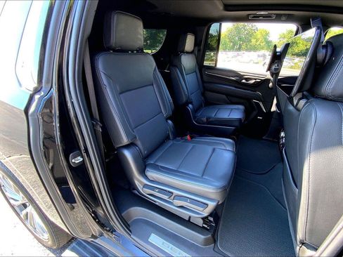 Used 2023 GMC Yukon XL Denali w/ Denali Reserve Package AWD/4WD image 26