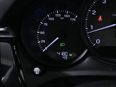 Certified 2023 Porsche Macan S image 14