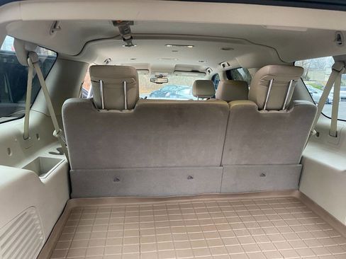 Used 2017 Cadillac Escalade ESV Standard 4dr SUV image 55