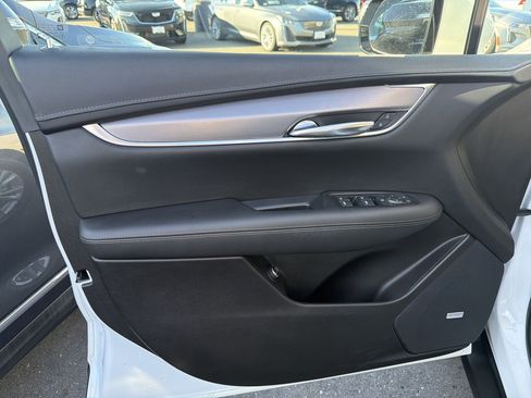 Certified 2022 Cadillac XT5 Luxury image 7