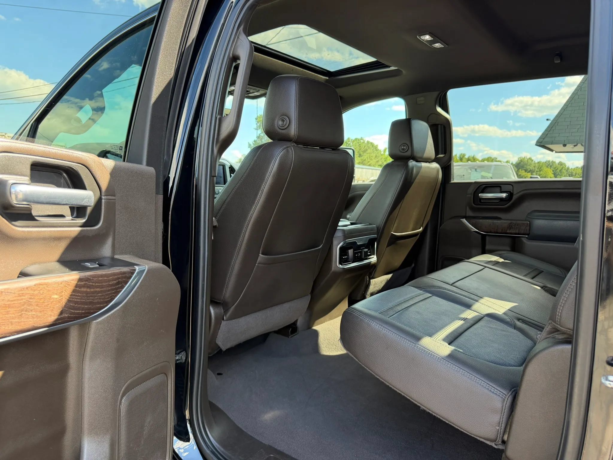 Used 2022 GMC Sierra 2500 Denali w/ Denali Ultimate Package AWD/4WD image 27