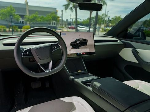 Used 2026 Tesla Model Y 2WD image 11