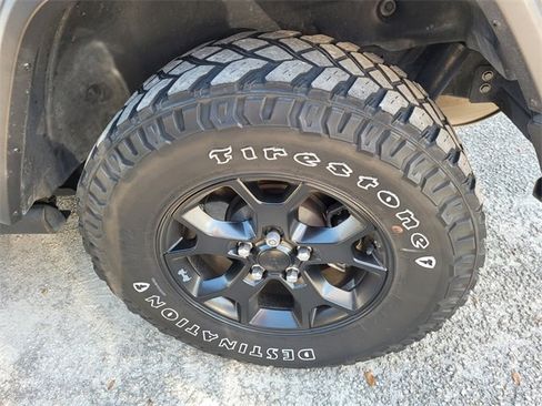 Used 2021 Jeep Wrangler Sport image 5