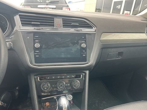 Used 2020 Volkswagen Tiguan SE AWD/4WD image 9