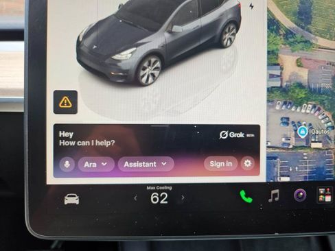 Used 2023 Tesla Model Y Long Range AWD/4WD image 45