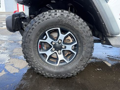 Used 2023 Jeep Wrangler Unlimited Rubicon w/ Cold Weather Group image 30