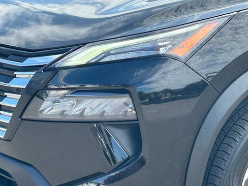 Used 2025 Nissan Rogue SV AWD/4WD image 11