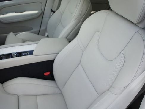 New 2026 Volvo XC60 B5 Ultra w/ Protection Package Premier image 18