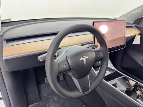 Used 2020 Tesla Model Y Long Range image 14