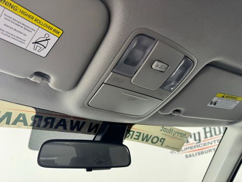 Used 2025 Kia Soul LX w/ LX Technology Package FWD image 29