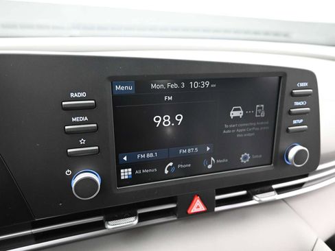 Used 2025 Hyundai Elantra SE FWD image 18