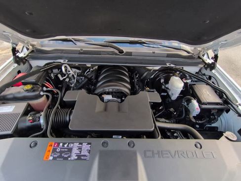 Used 2019 Chevrolet Suburban Premier image 14
