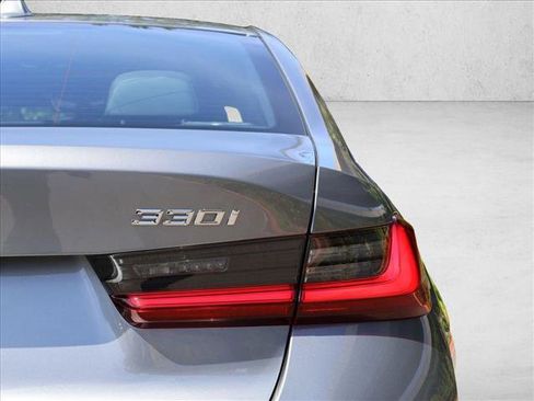 Certified 2025 BMW 330i xDrive Sedan w/ Convenience Package AWD/4WD image 8