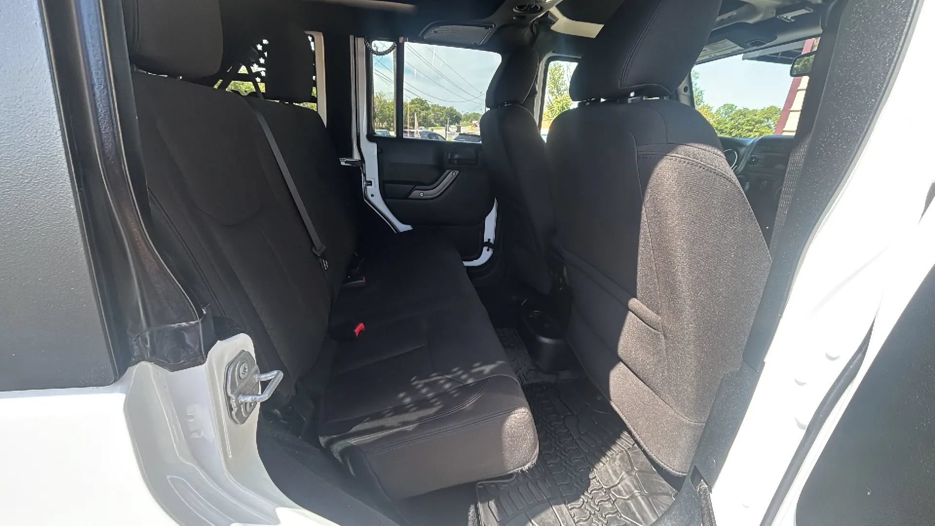 Used 2017 Jeep Wrangler Unlimited Sport w/ Quick Order Package 24S AWD/4WD image 4
