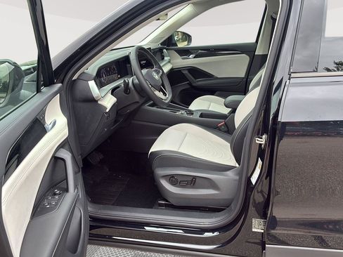 New 2026 Volkswagen Tiguan SE AWD/4WD image 31