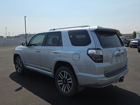 Used 2019 Toyota 4Runner Limited AWD/4WD image 6