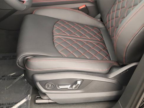 New 2026 Audi SQ7 Prestige image 25