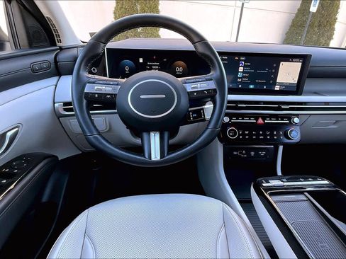 Used 2025 Hyundai Tucson Limited image 6