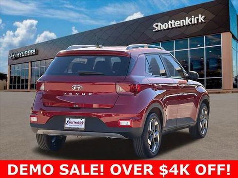 Certified 2025 Hyundai Venue Limited image 5