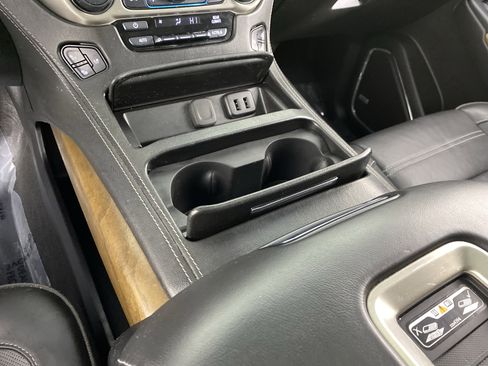 Used 2019 GMC Yukon Denali w/ Denali Ultimate Package image 30