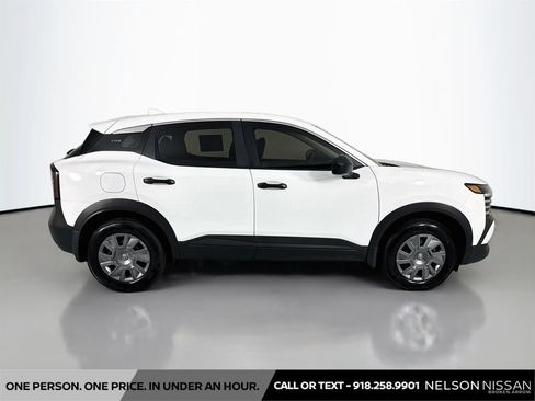Used 2025 Nissan Kicks S AWD/4WD image 4