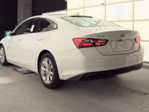 Used 2025 Chevrolet Malibu LT FWD image 4