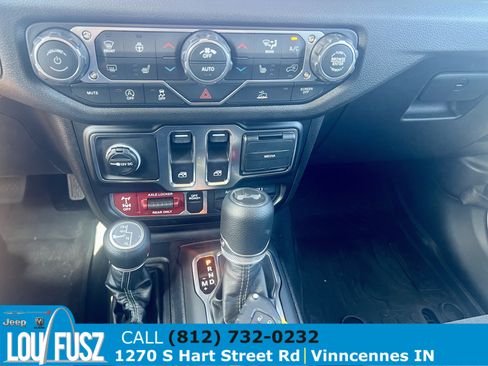Used 2026 Jeep Wrangler Sport AWD/4WD image 15