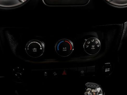 Used 2018 Jeep Wrangler Unlimited Sahara w/ Connectivity Group image 20