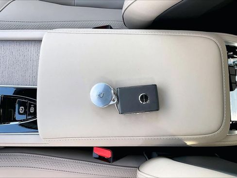 New 2026 Volvo XC90 T8 Plus image 35