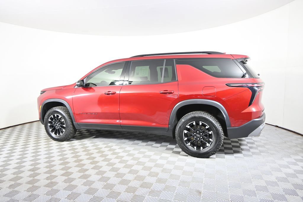 Used 2024 Chevrolet Traverse Z71 w/ Enhanced Driving Package AWD/4WD image 3