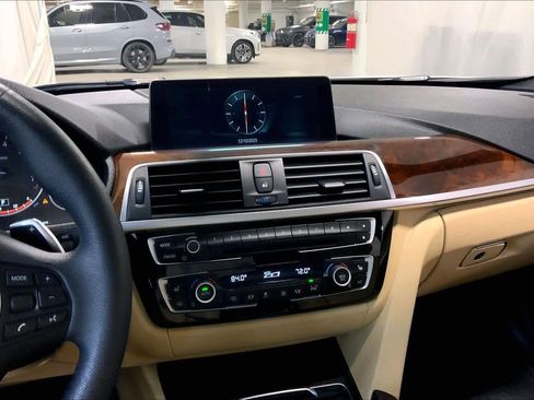 Used 2017 BMW 330i xDrive Sedan image 6