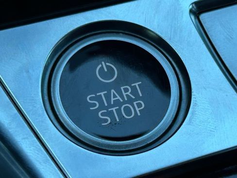 Certified 2024 Audi Q8 e-tron Premium Plus w/ Premium Plus Package image 39