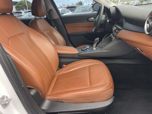 Used 2018 Alfa Romeo Giulia AWD image 12