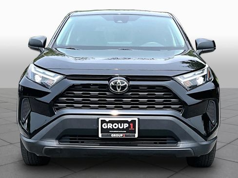 Used 2023 Toyota RAV4 LE AWD/4WD image 4