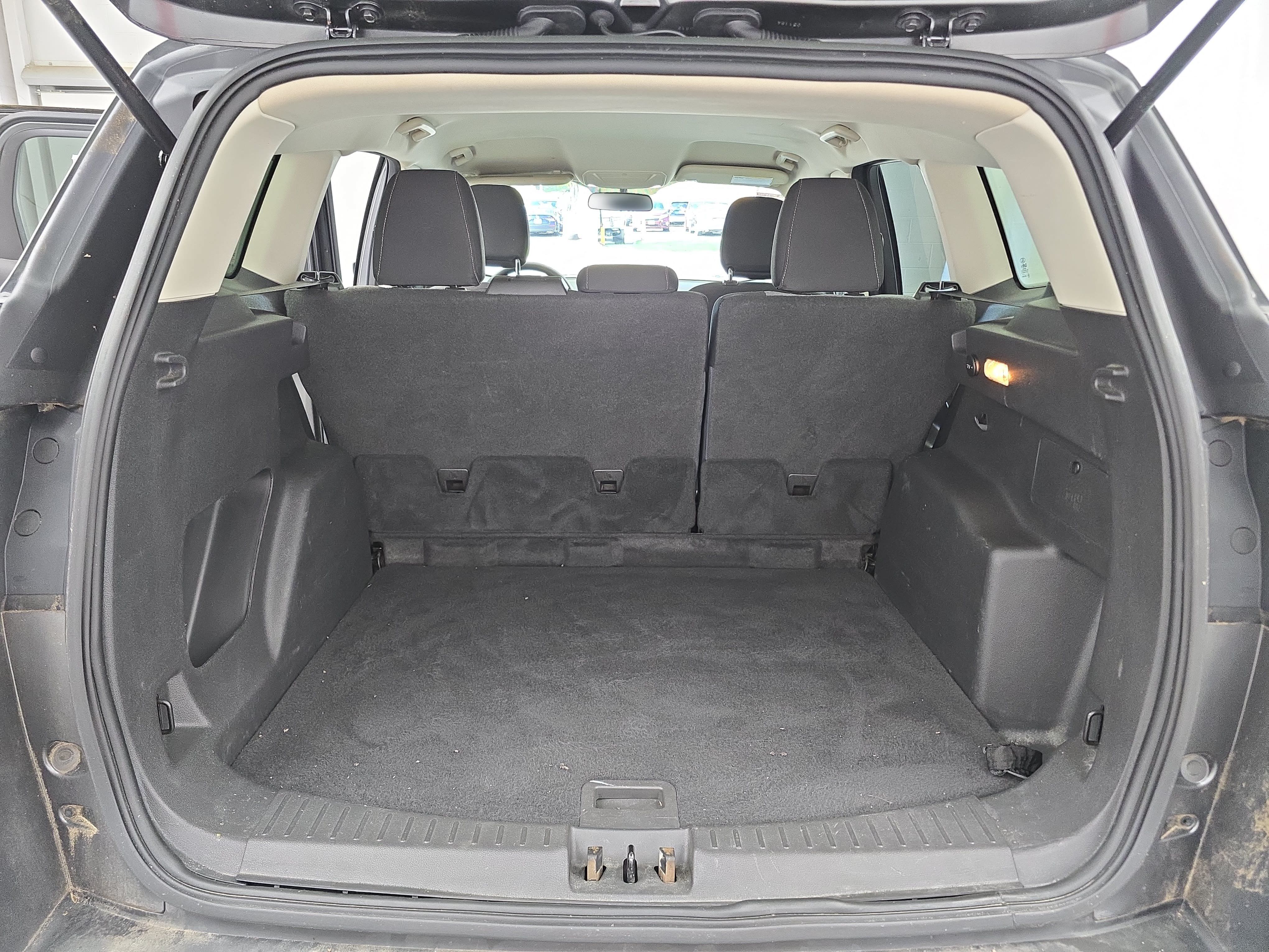 Used 2019 Ford Escape SE FWD image 12