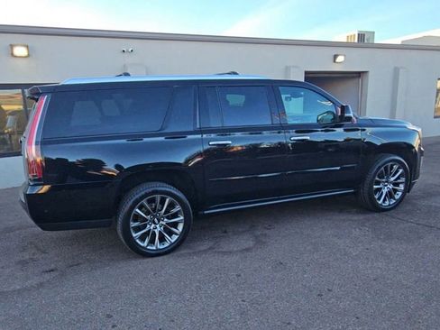 Used 2020 Cadillac Escalade ESV Premium Luxury w/ Escalade Sport Edition image 8