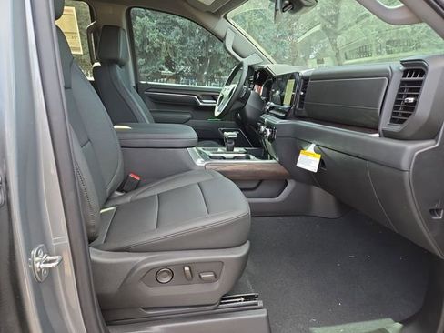 New 2026 GMC Sierra 1500 SLT image 37