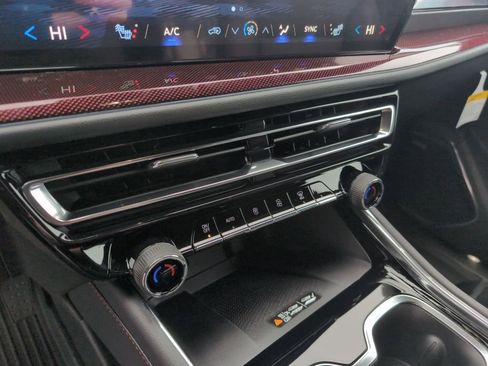 New 2026 Chevrolet Traverse Z71 w/ Enhanced Driving Package image 21