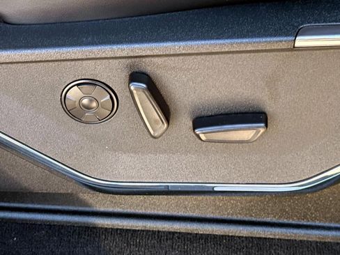 Used 2025 Ford F250 Platinum w/ FX4 Off-Road Package image 17