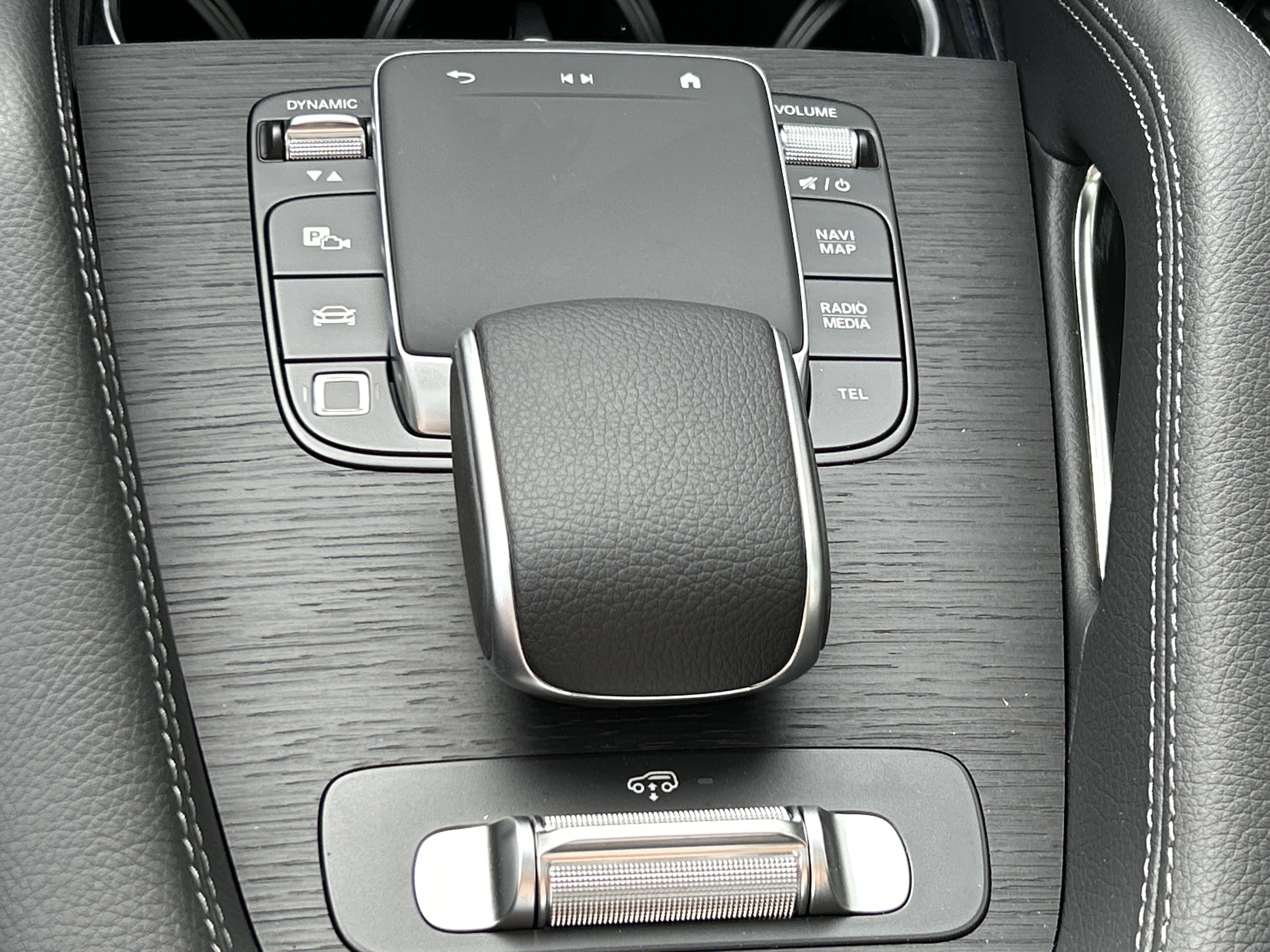 New 2026 Mercedes-Benz GLS 450 4MATIC image 33