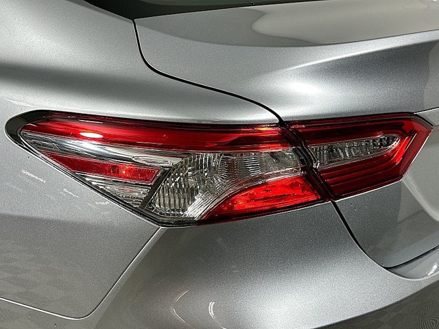 Used 2020 Toyota Camry LE FWD image 23