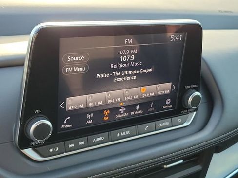 Used 2025 Nissan Rogue SV AWD/4WD image 29