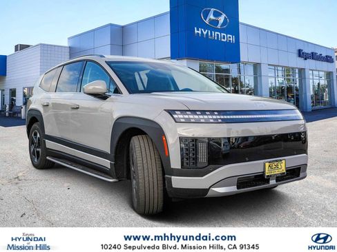 New 2026 Hyundai Ioniq 9 SE image 1