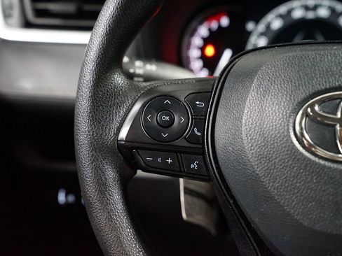 Used 2025 Toyota RAV4 XLE image 14