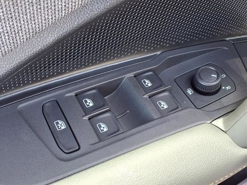 New 2025 Volkswagen Tiguan S image 10